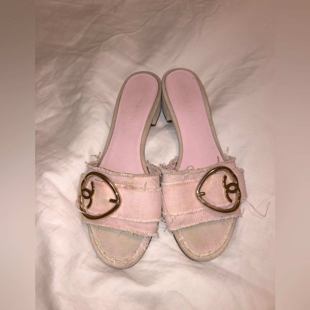 Chanel pink fabric sandals with metal heart CC logo size 38.5